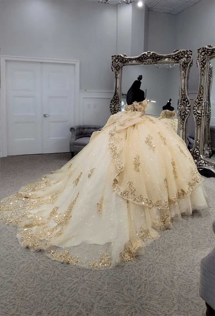 Champagne Off The Shoulder Ruffles Ball Gown Quinceanera Dresses Sequined Lace Beading Crystal Corset Vestidos De 15 Anos
