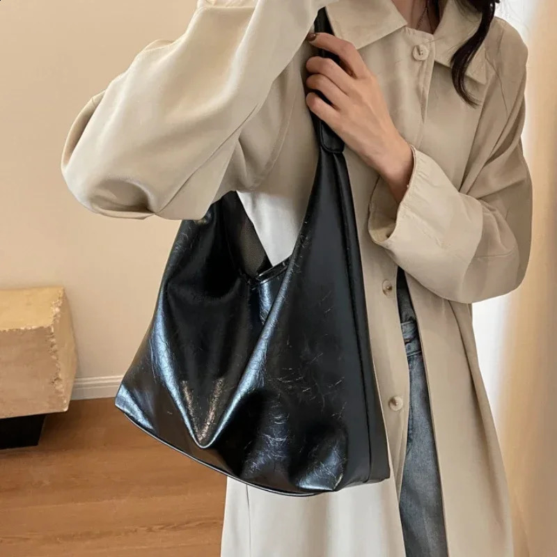 Large Capacity Red Bag For Women 2025 Retro Texture Single Shoulder Tote Bags Fashion Versatile Casual Ladies Handbags 250122