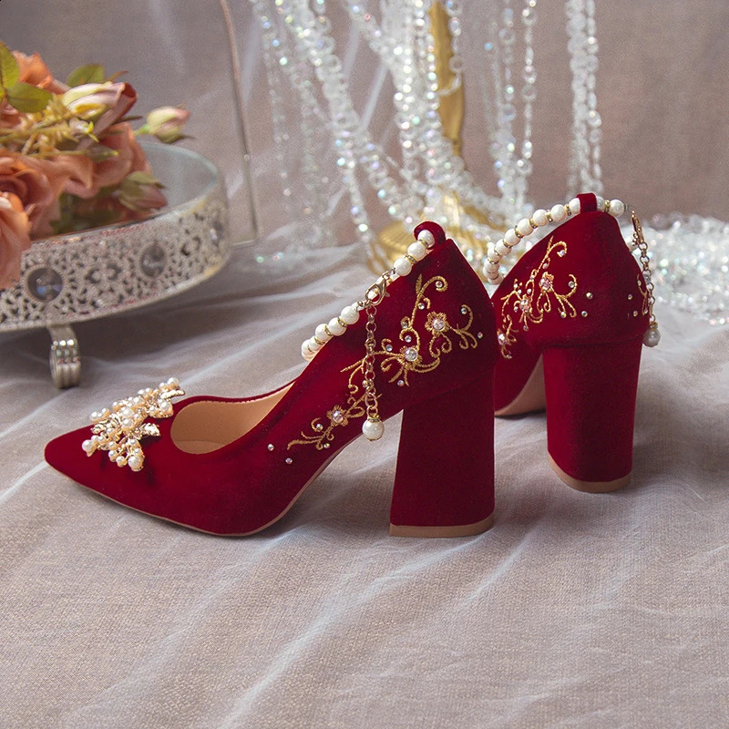 National Embroidered Flowers Thick High Heels Big String Bead Decor Wedding Pumps Woman Suede Point Toe Party Shoes 250118