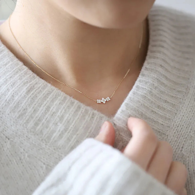 CCFJOYAS Simple INS Three Small Flower 925 Sterling Silver Necklace for Women 18k Gold Plated Mini Zircon Flower clavicle chain 250117