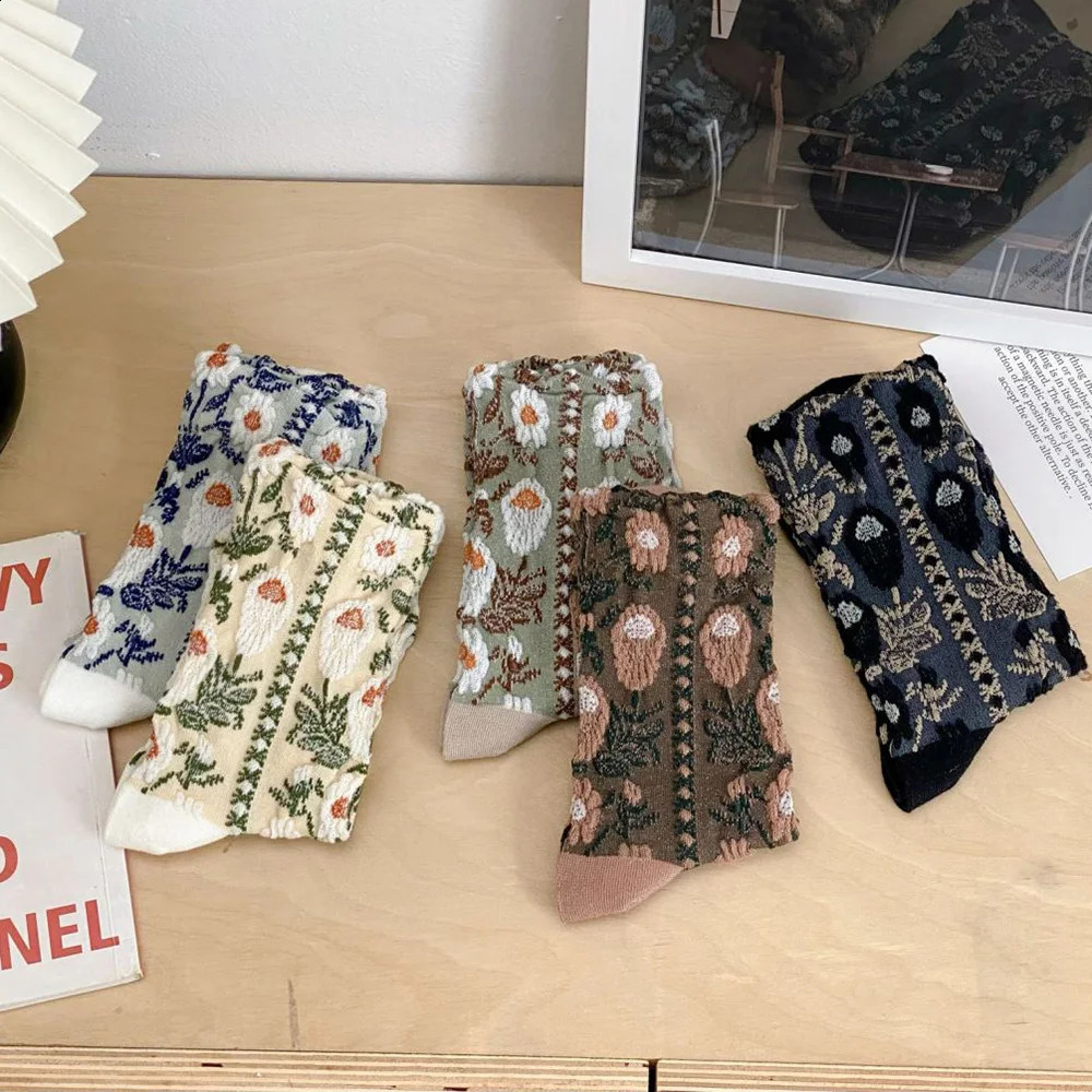 5 Pair Korean Style Women Socks Sweet Flower Print Streetwear Accessories Cute Long Socks Woman Geometric Patterns Middle Tube 250121
