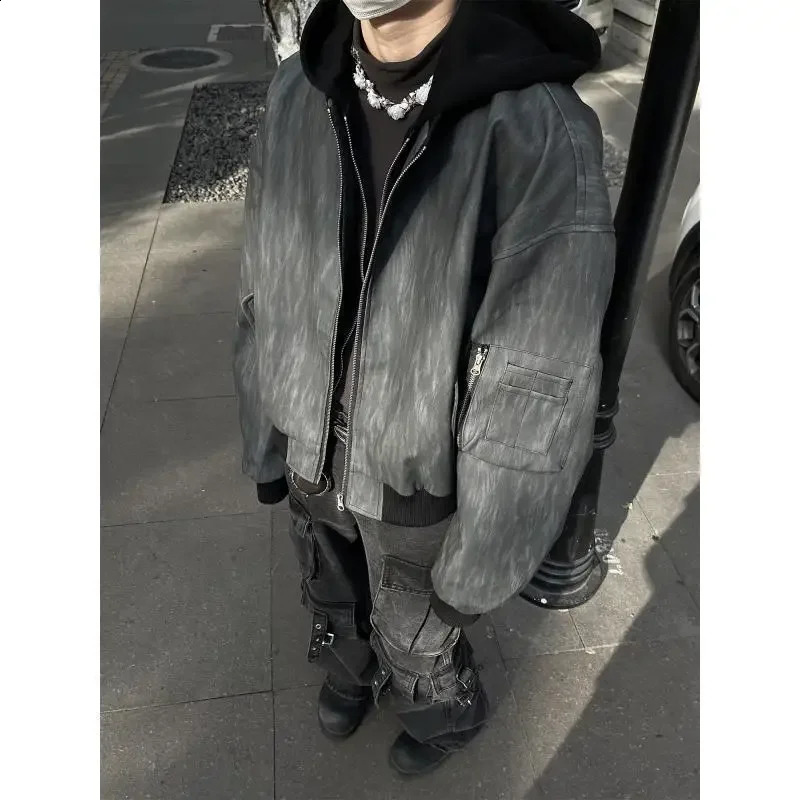 2024 Model Mens Illusion Hooded Leather Jacket American Style Vintage Loose Fit Versatile Work Clipon 250109Z