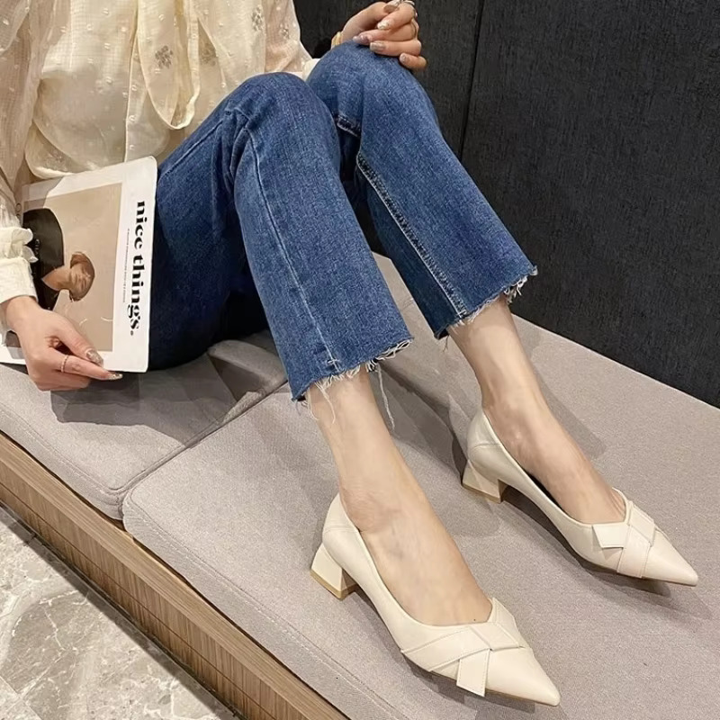 Ladies Pumps With Bow Women's Shoes Square Heels White Leather Casual Footwear Quick Delivery Stylish High Quality Young