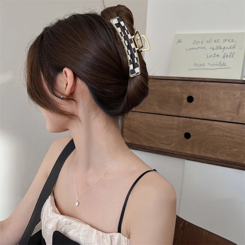 10cmBlack and white checkerboard pattern hair clip large size hair clip temperament Metal hair claw Fashion hair accessories 250120