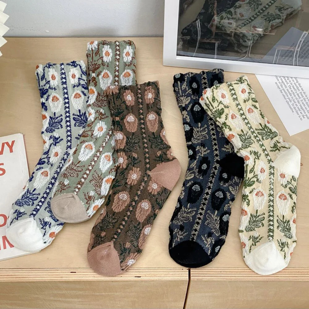 5 Pair Korean Style Women Socks Sweet Flower Print Streetwear Accessories Cute Long Socks Woman Geometric Patterns Middle Tube 250121
