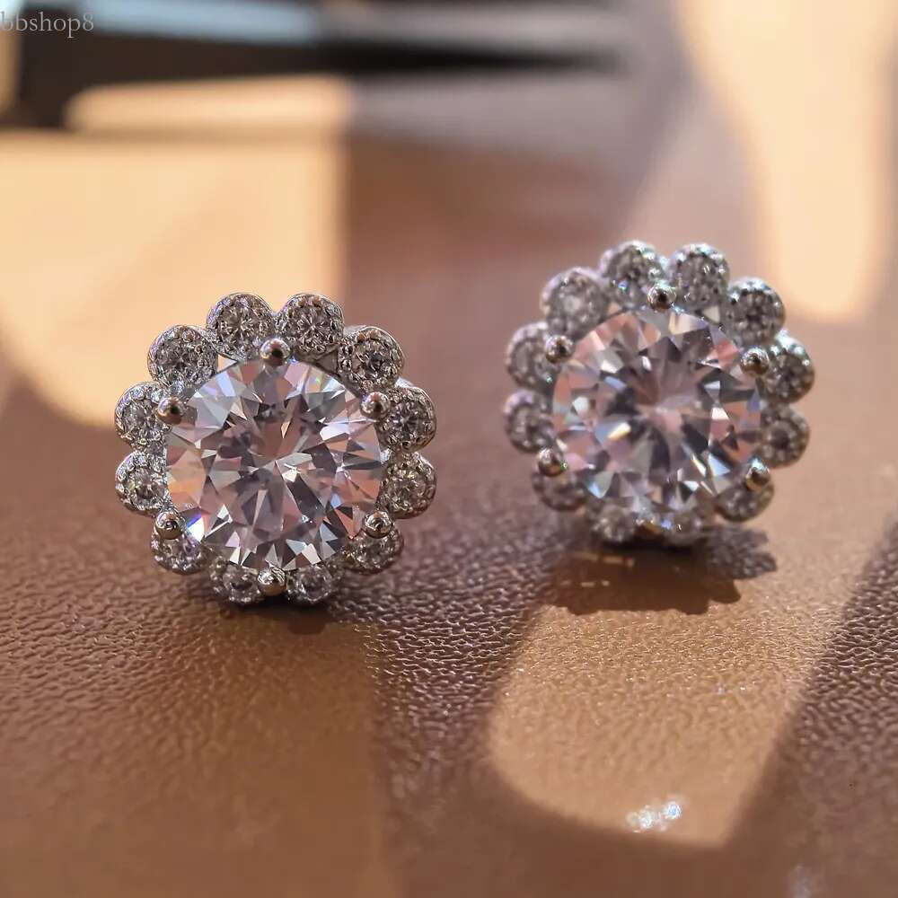 2024 Choucong Stud Earrings Jewelry Real 100% Sterg Sier 1CT Round Cut White Moissanite Dia Gemstones Party Women Wedding Earring Gift