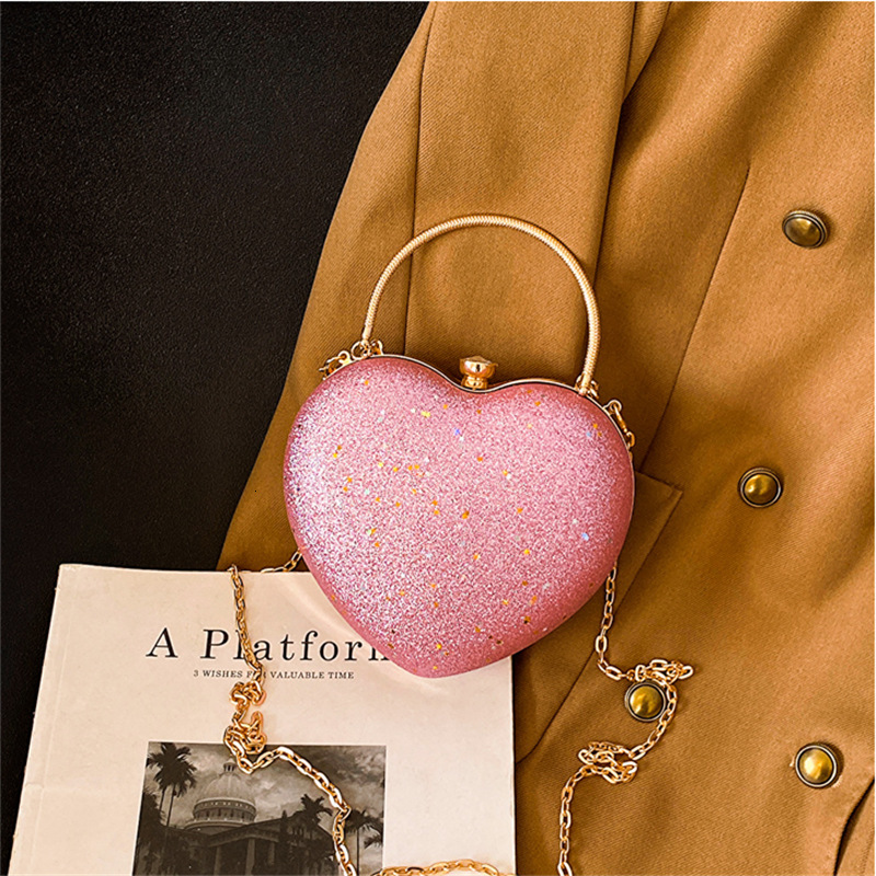 2024 New Fashionable and Trendy for Evening Party with a Love Heart Chain Strap Single Cross Shoulder Women's Bag