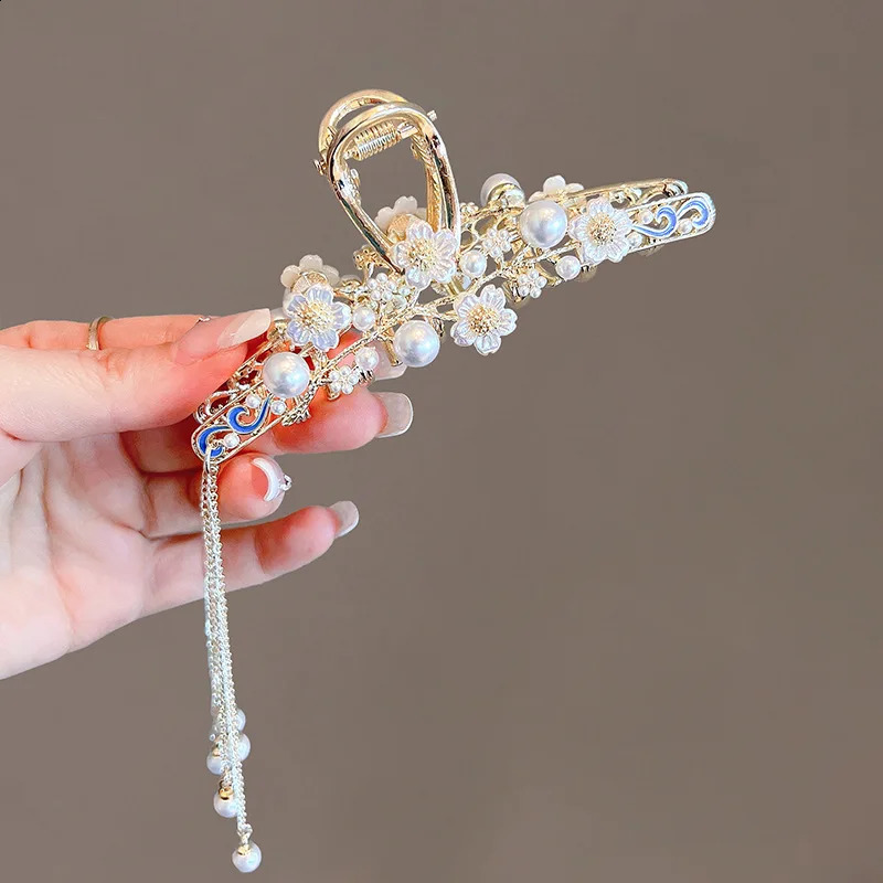 Girl Elegant Flower Handmade hair clip pearl Tassel Ponytail Clip Fashion Head HAIR ACCESSORI FOR WOMAN Ornament Heawear 250120