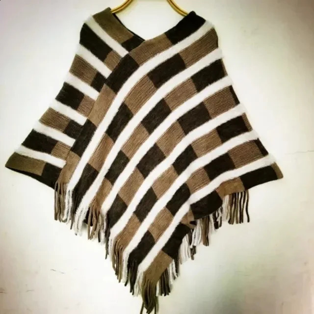 Autumn Winter Tassel Shawl Warm Stripe Pattern Warm Poncho Lady Capes Black Cloaks 250121