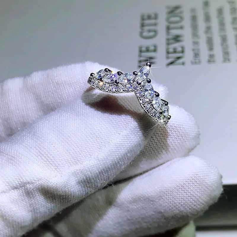 Exquisite Ladies V-shaped AAAA Moissanite diamond Ring 925 Sterling Silver Ladies Jewelry Wedding Bridal Ring Birthday Gift moissanite ring
