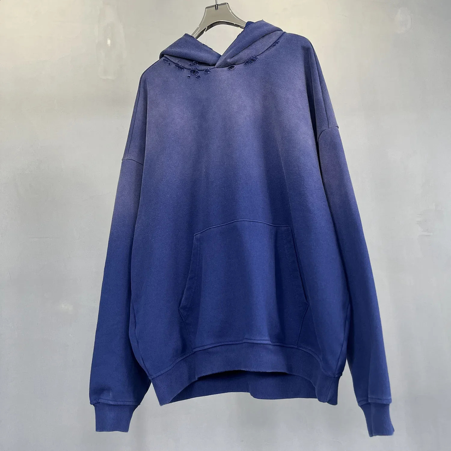 Autumn and Winter Hip Hop Spray Dyeing Gradient Distressed Hooded Pullover Sweatshirts Vintage Washed Hole Hoodies Men Y2k 250109Z