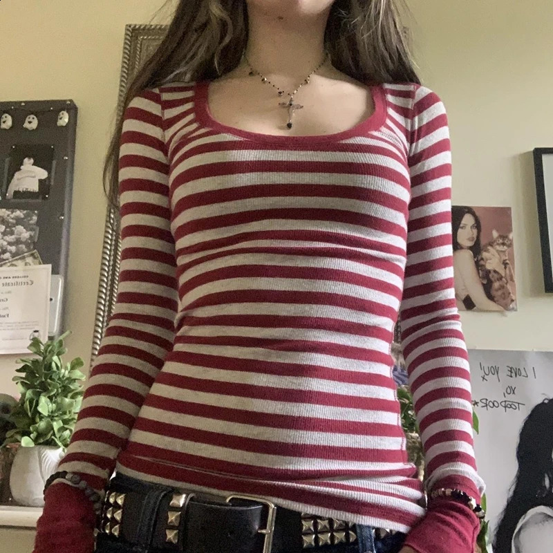 Cottage Cyber Grunge Sweats Tops Autumn Clothes E-girl Emo Mall Goth T-shirt Y2k Aesthetic Long Sleeve Round Neck Pullovers Tees 250118