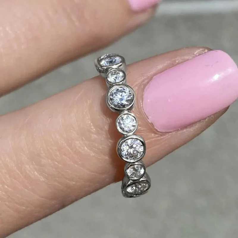 Trendy Round Cubic Moissanite diamondia Ring for Women Silver Color/Gold Color Statement Female Accessories Daily Wear Luxury Jewelry