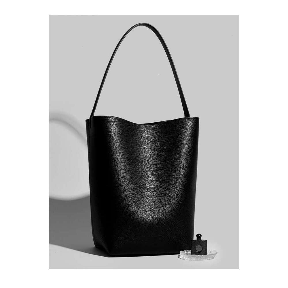 Women's Bags Bucket women's soft leather versatile, niche handbag, high-end sense, large capacity tote bag, simple commuting shoulder bag