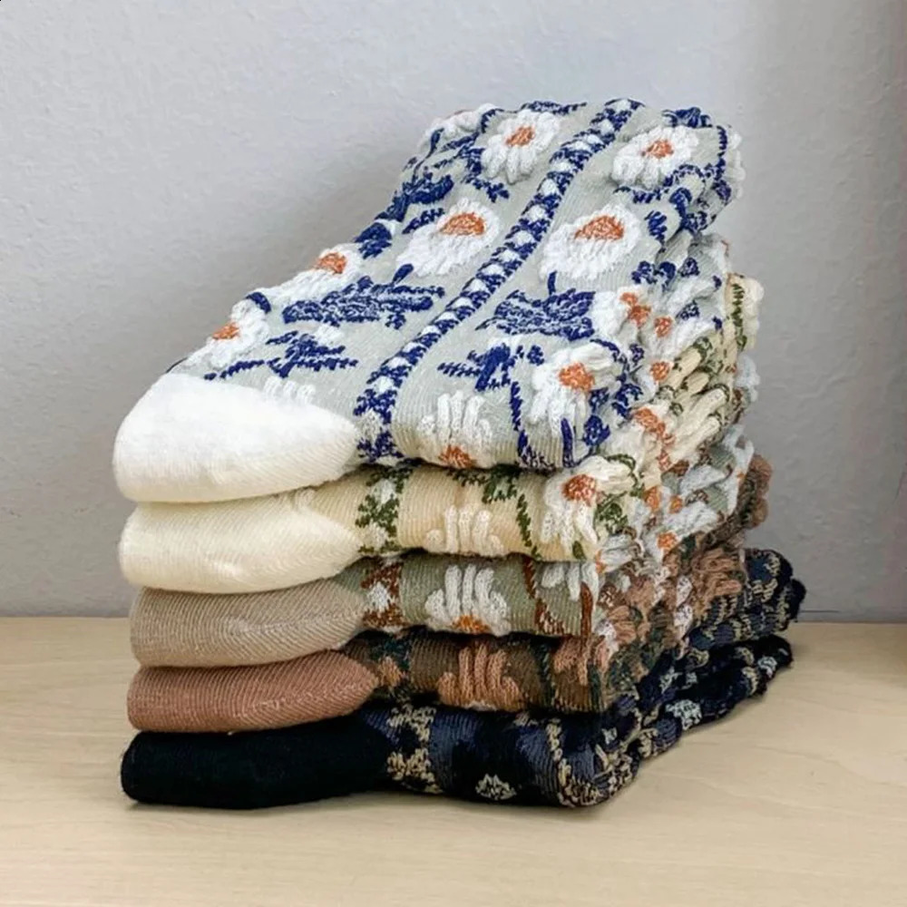 5 Pair Korean Style Women Socks Sweet Flower Print Streetwear Accessories Cute Long Socks Woman Geometric Patterns Middle Tube 250121