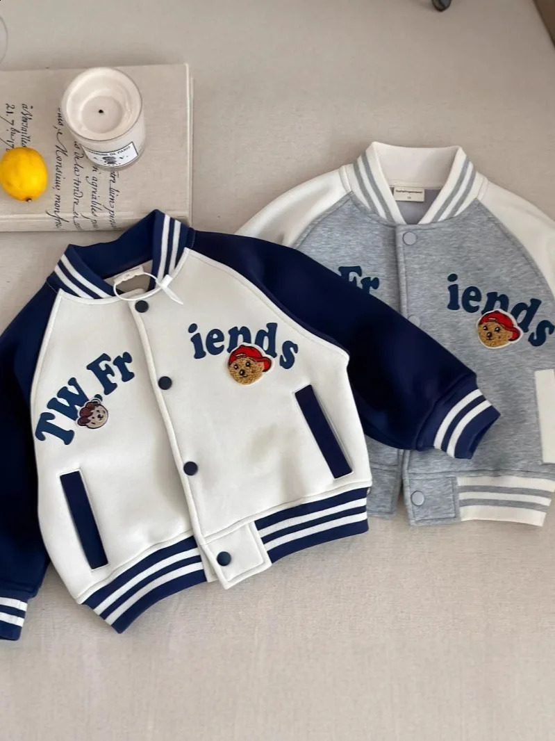 Autumn Spring Infant Baby Boy Baseball Uniform Loose Letter Bear Embroidery Little Jacket Cotton Spliced Sleeve Kid Coat 250117