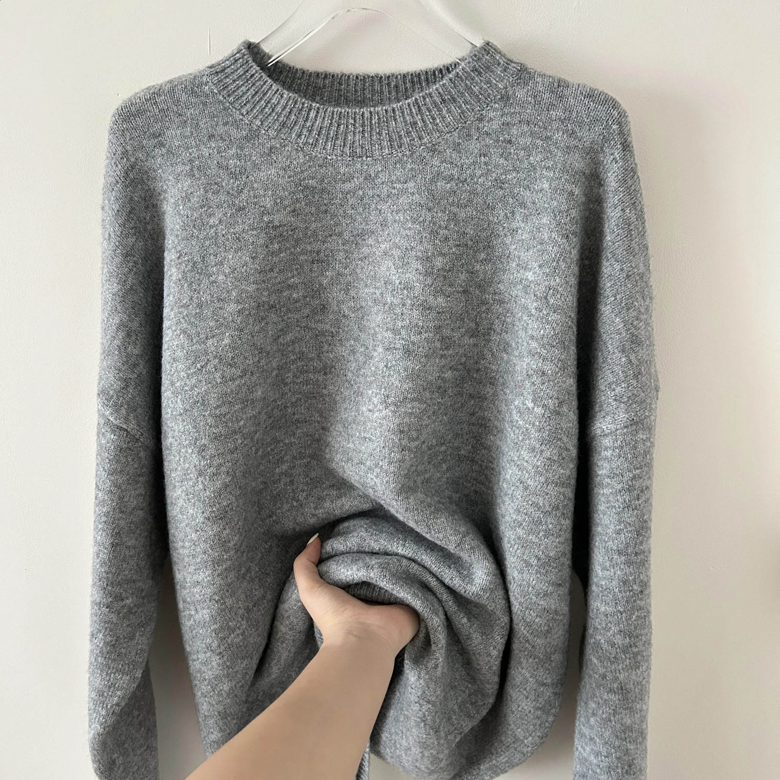 High-quality Gray Raccoon Velvet Round Neck Pullover Sweater Womens Autumn and Winter Soft and Glutinous Loose Knit Top 250117
