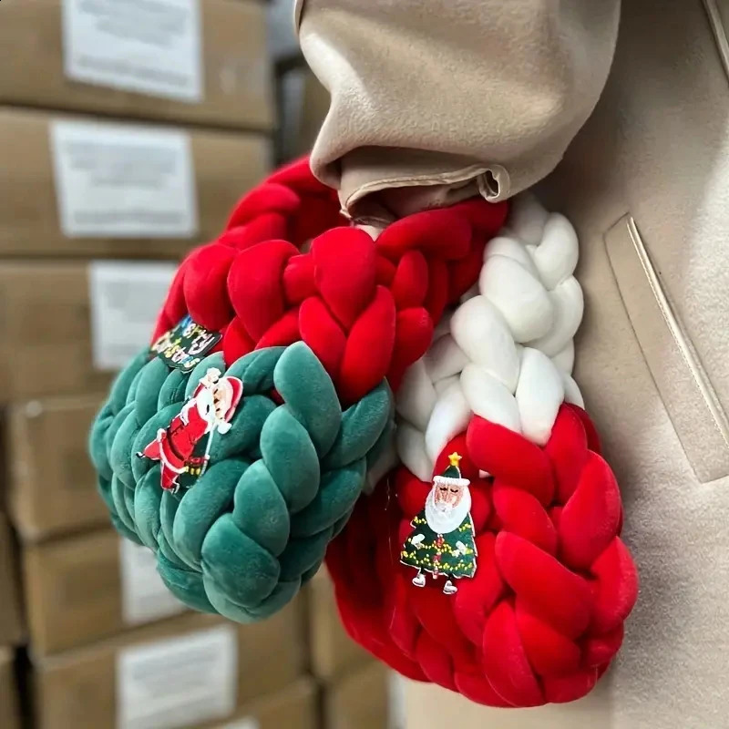 Velvet Handmade Woven Bag Christmas Gift Bags Large Capacity Fashionable womens Handbags With Santa Claus Decoration 250122
