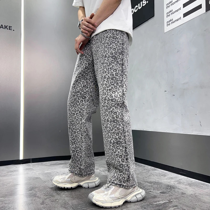 Leopard Print Jeans Mens High-End Trend Fashion Street Personality Party Casual Loose Straight-Leg Wide-Leg Pants 250120