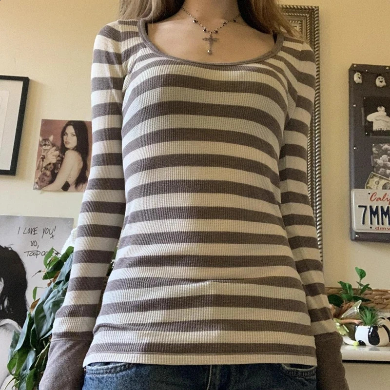Cottage Cyber Grunge Sweats Tops Autumn Clothes E-girl Emo Mall Goth T-shirt Y2k Aesthetic Long Sleeve Round Neck Pullovers Tees 250118