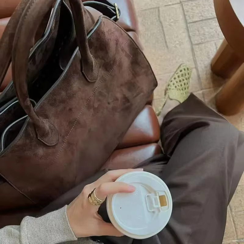 Vintage Designer Handbags Veet Large Capacity Brown Travel Tote Bags Solid Shopping Commuter Shoulder Bag For Women