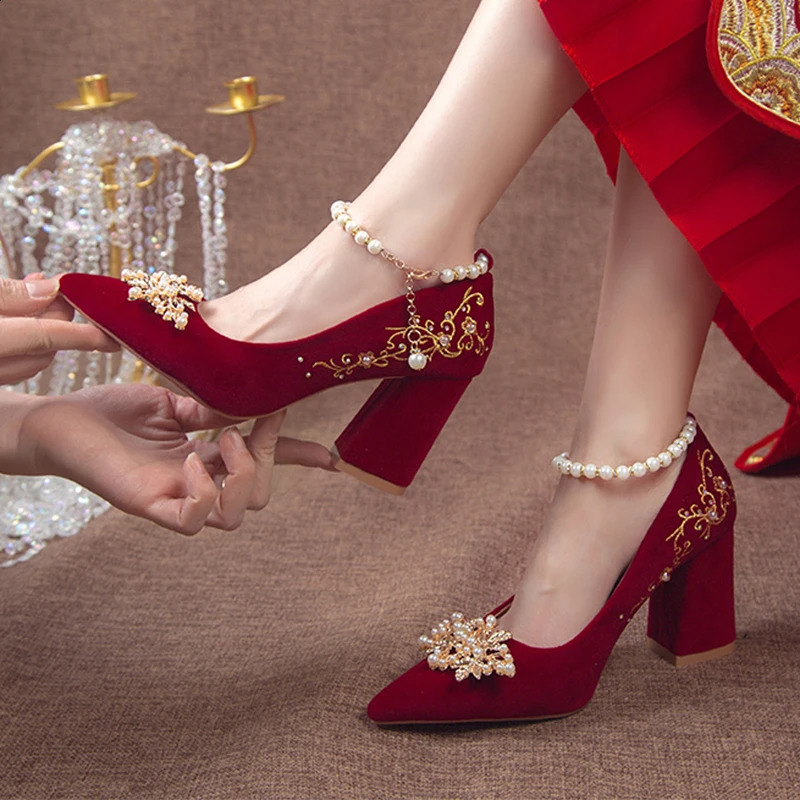 National Embroidered Flowers Thick High Heels Big String Bead Decor Wedding Pumps Woman Suede Point Toe Party Shoes 250118