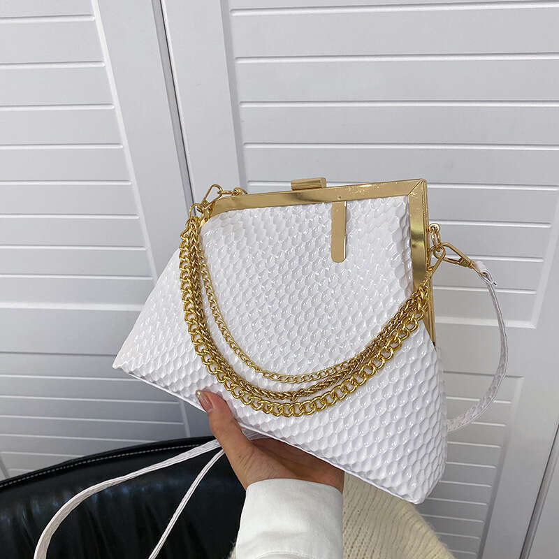 Evening Retro European And American Style Distinctive Woven Shaped Clip Bag With Dot Pattern Irregular Women's Chain Crossbo