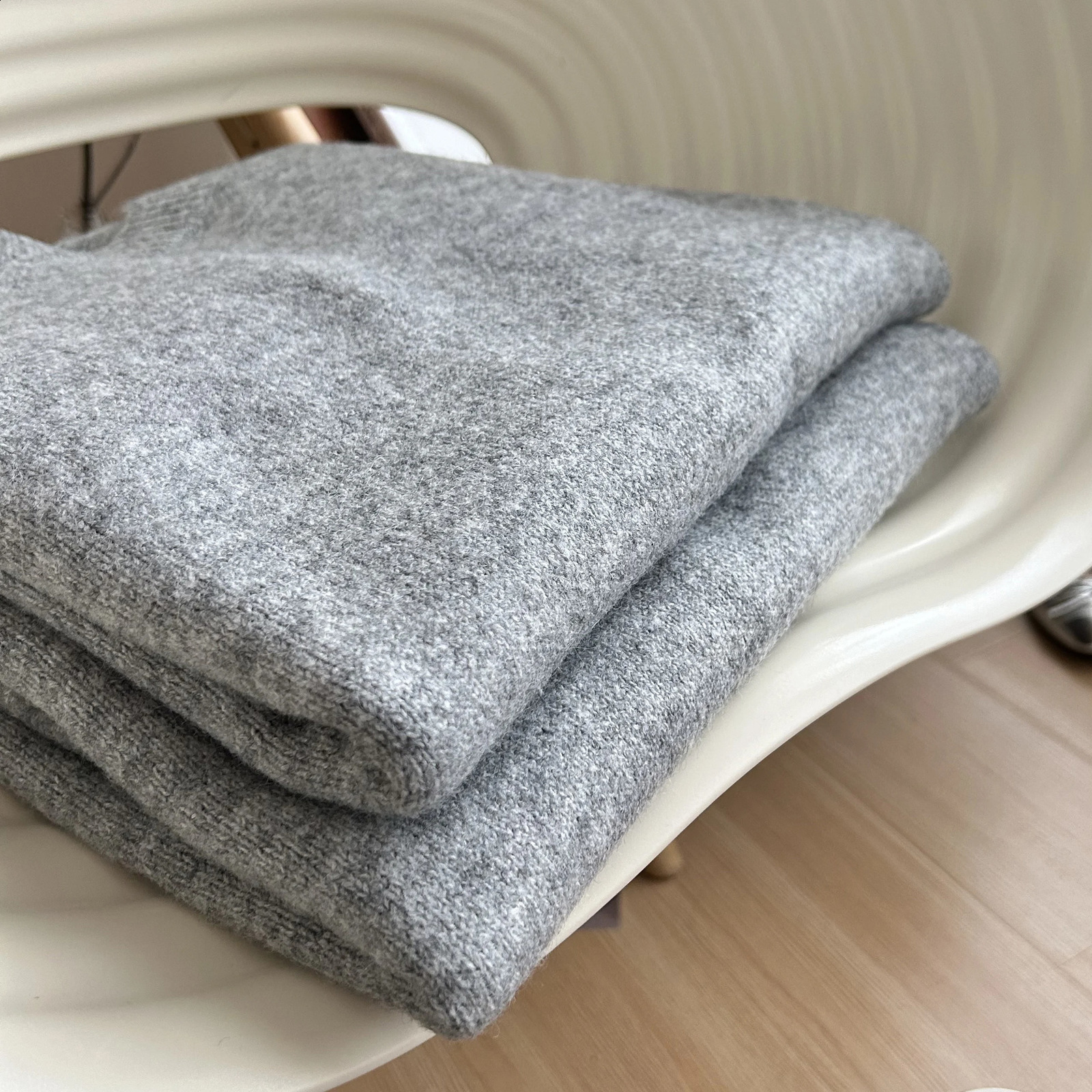 High-quality Gray Raccoon Velvet Round Neck Pullover Sweater Womens Autumn and Winter Soft and Glutinous Loose Knit Top 250117