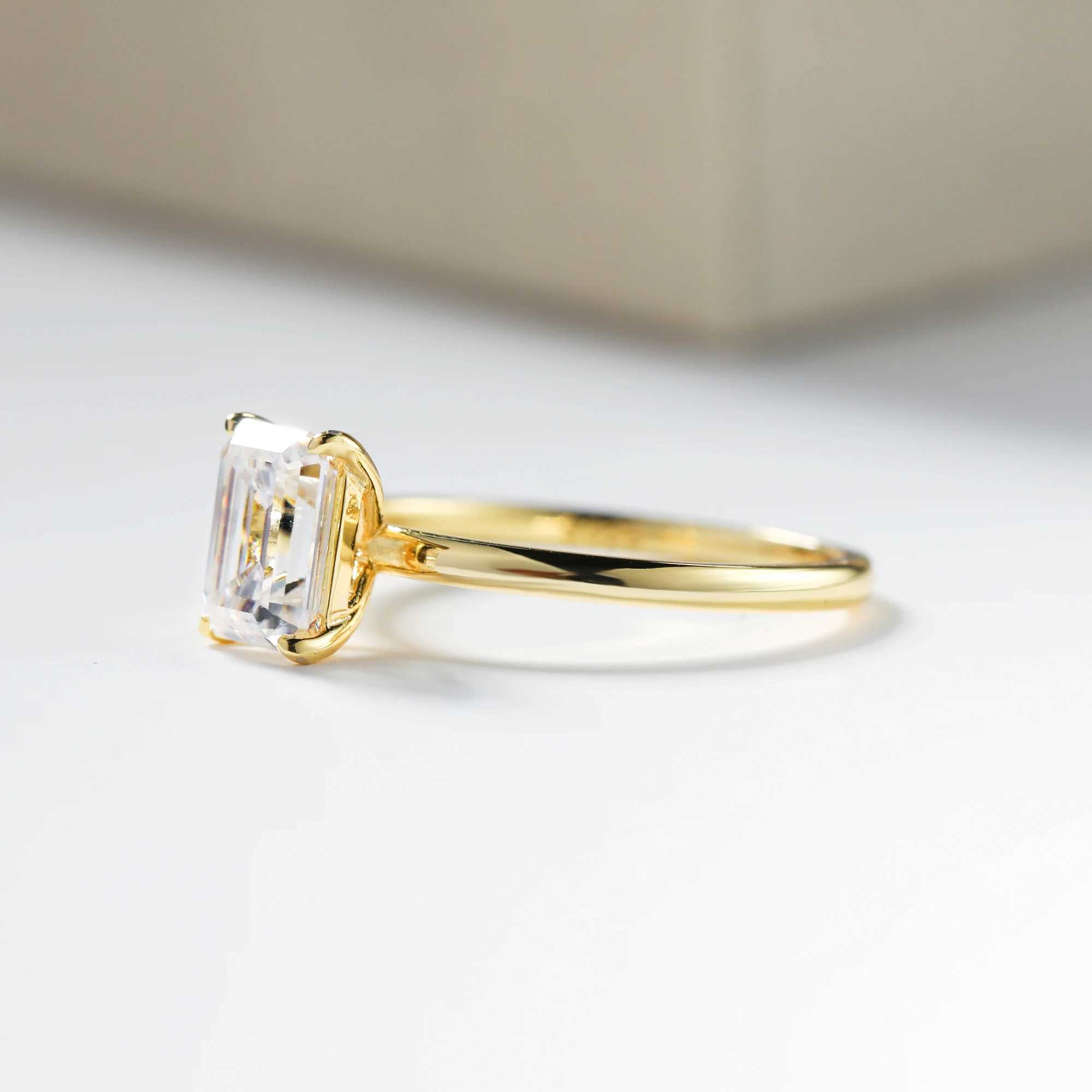 925 Sterling Silver 1CT-3CT Emerald Cut Moissanite Ring for Women 925 sterling silver Yellow Gold Color Diamond Rings Engagement Gifts