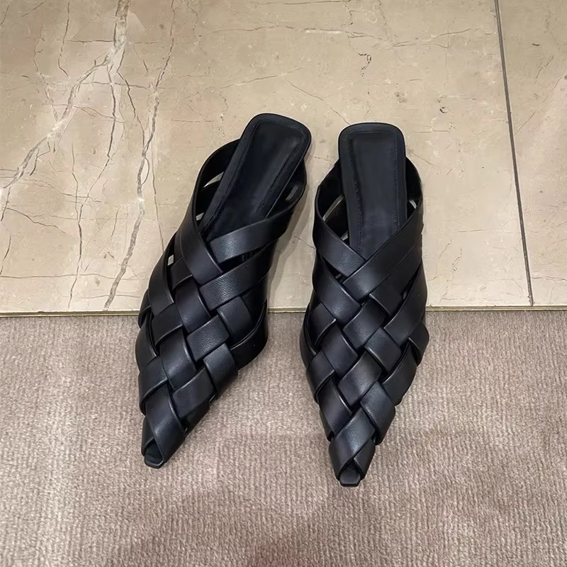 Hand Woven Flat Heels Summer 2024 New Outside Closed Slippers Pointed Toe Mules Women Black Beach Shoes