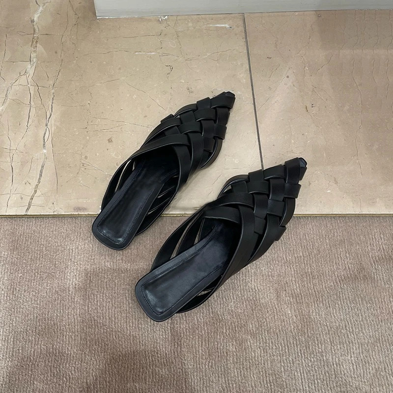 Hand Woven Flat Heels Summer 2024 New Outside Closed Slippers Pointed Toe Mules Women Black Beach Shoes