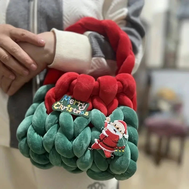Velvet Handmade Woven Bag Christmas Gift Bags Large Capacity Fashionable womens Handbags With Santa Claus Decoration 250122