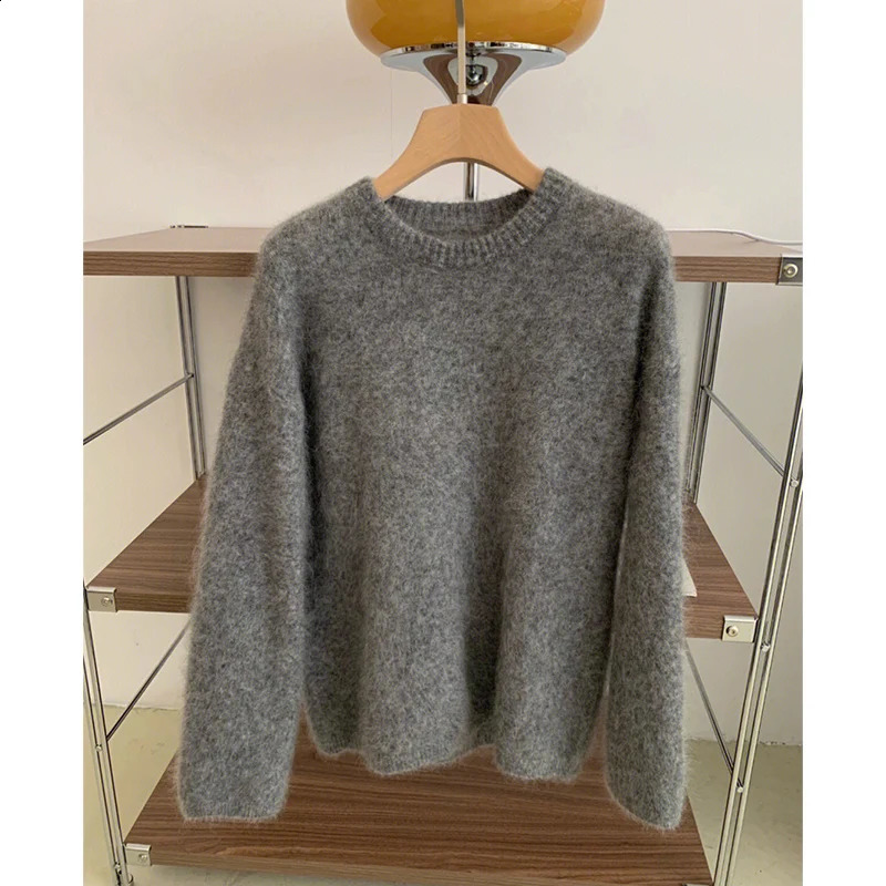 High-quality Gray Raccoon Velvet Round Neck Pullover Sweater Womens Autumn and Winter Soft and Glutinous Loose Knit Top 250117