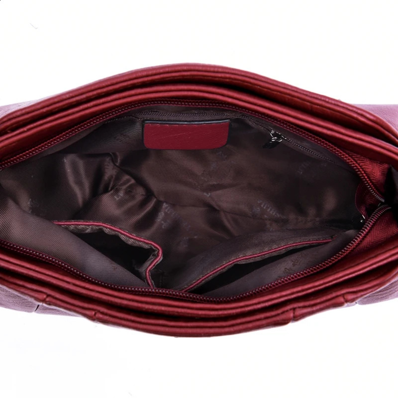 Home>Products>High quality soft leather bags>Womens retro handbag 250120