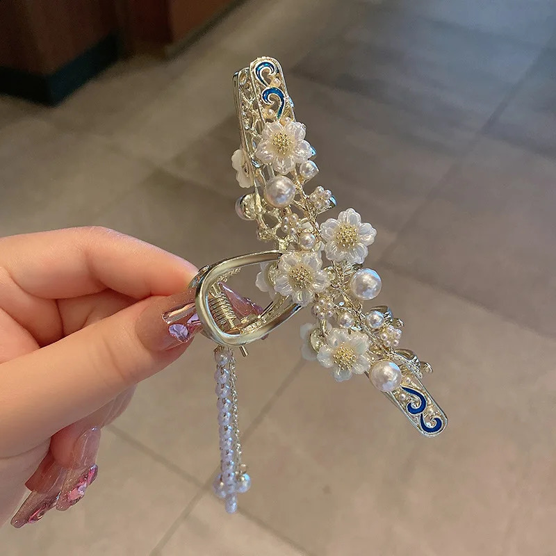 Girl Elegant Flower Handmade hair clip pearl Tassel Ponytail Clip Fashion Head HAIR ACCESSORI FOR WOMAN Ornament Heawear 250120