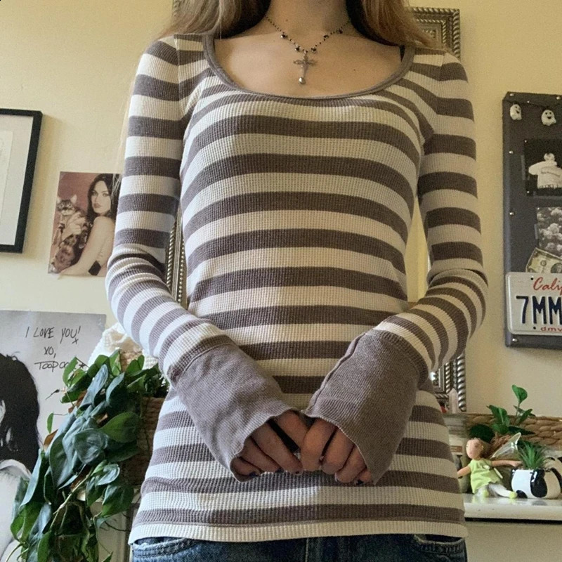 Cottage Cyber Grunge Sweats Tops Autumn Clothes E-girl Emo Mall Goth T-shirt Y2k Aesthetic Long Sleeve Round Neck Pullovers Tees 250118