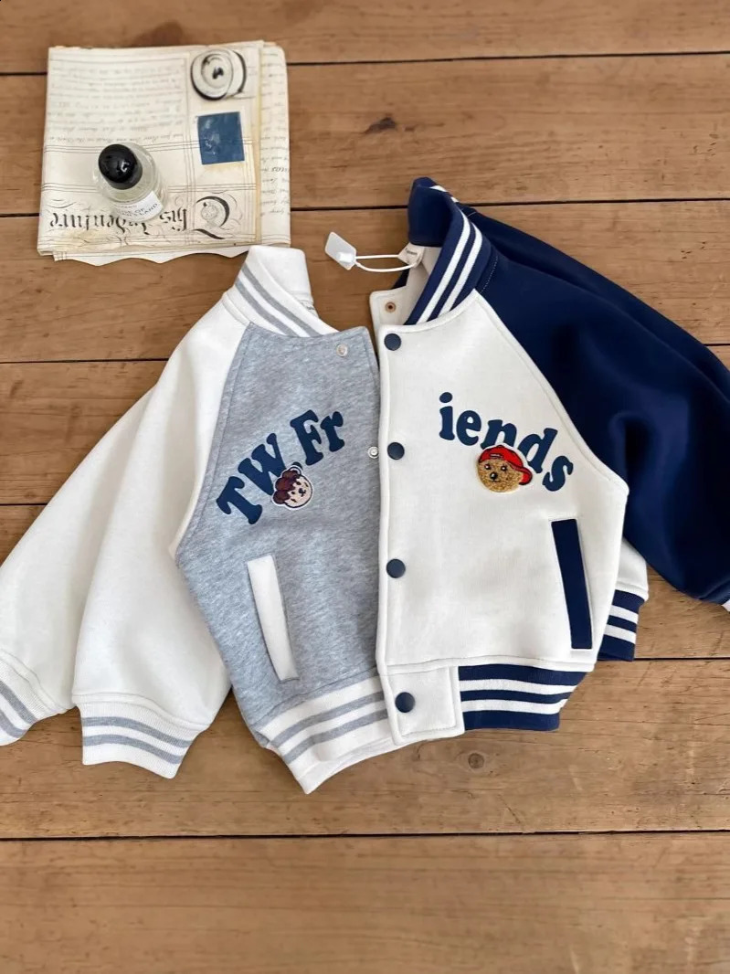 Autumn Spring Infant Baby Boy Baseball Uniform Loose Letter Bear Embroidery Little Jacket Cotton Spliced Sleeve Kid Coat 250117