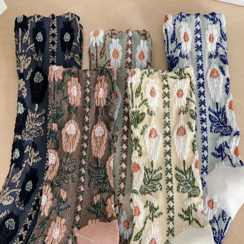 5 Pair Korean Style Women Socks Sweet Flower Print Streetwear Accessories Cute Long Socks Woman Geometric Patterns Middle Tube 250121