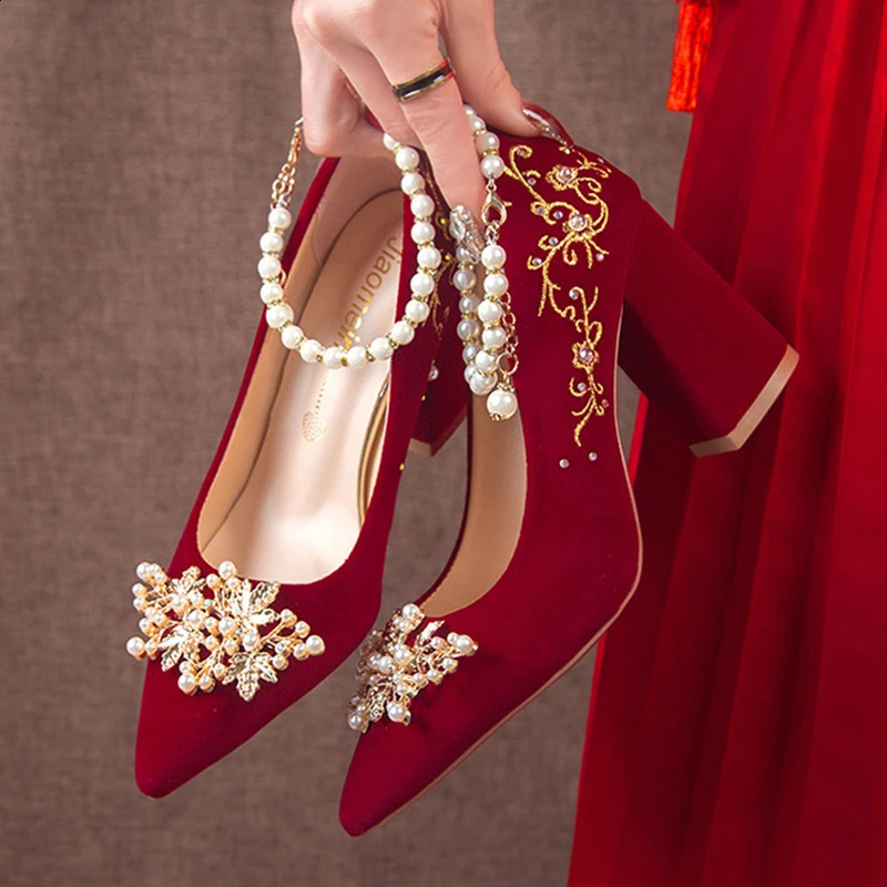 National Embroidered Flowers Thick High Heels Big String Bead Decor Wedding Pumps Woman Suede Point Toe Party Shoes 250118