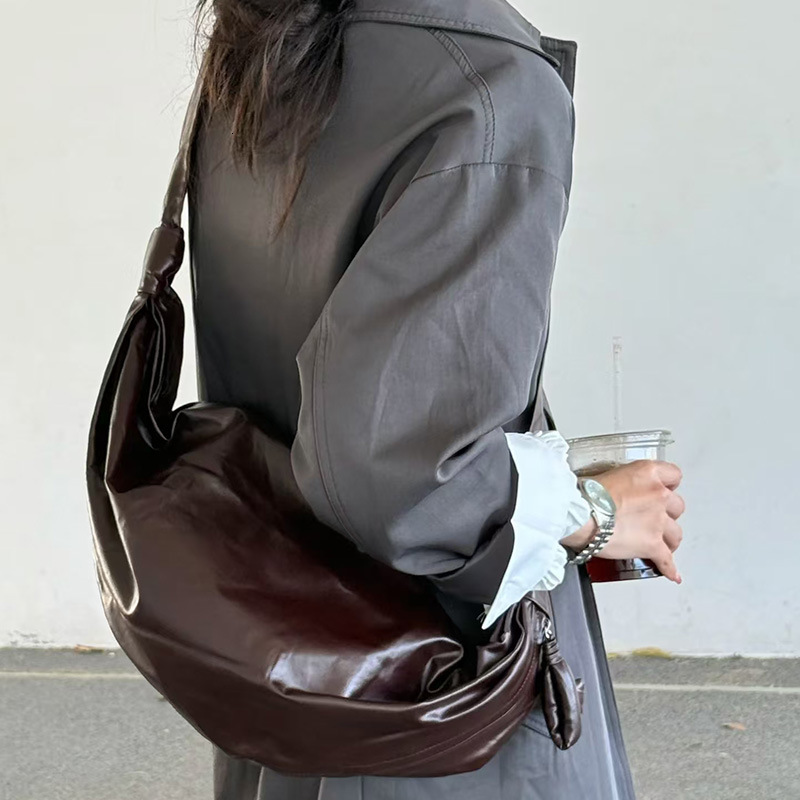 2024 new paper leather horn niche design oil wax cowhide dumpling versatile commuting neutral style can be sung bun