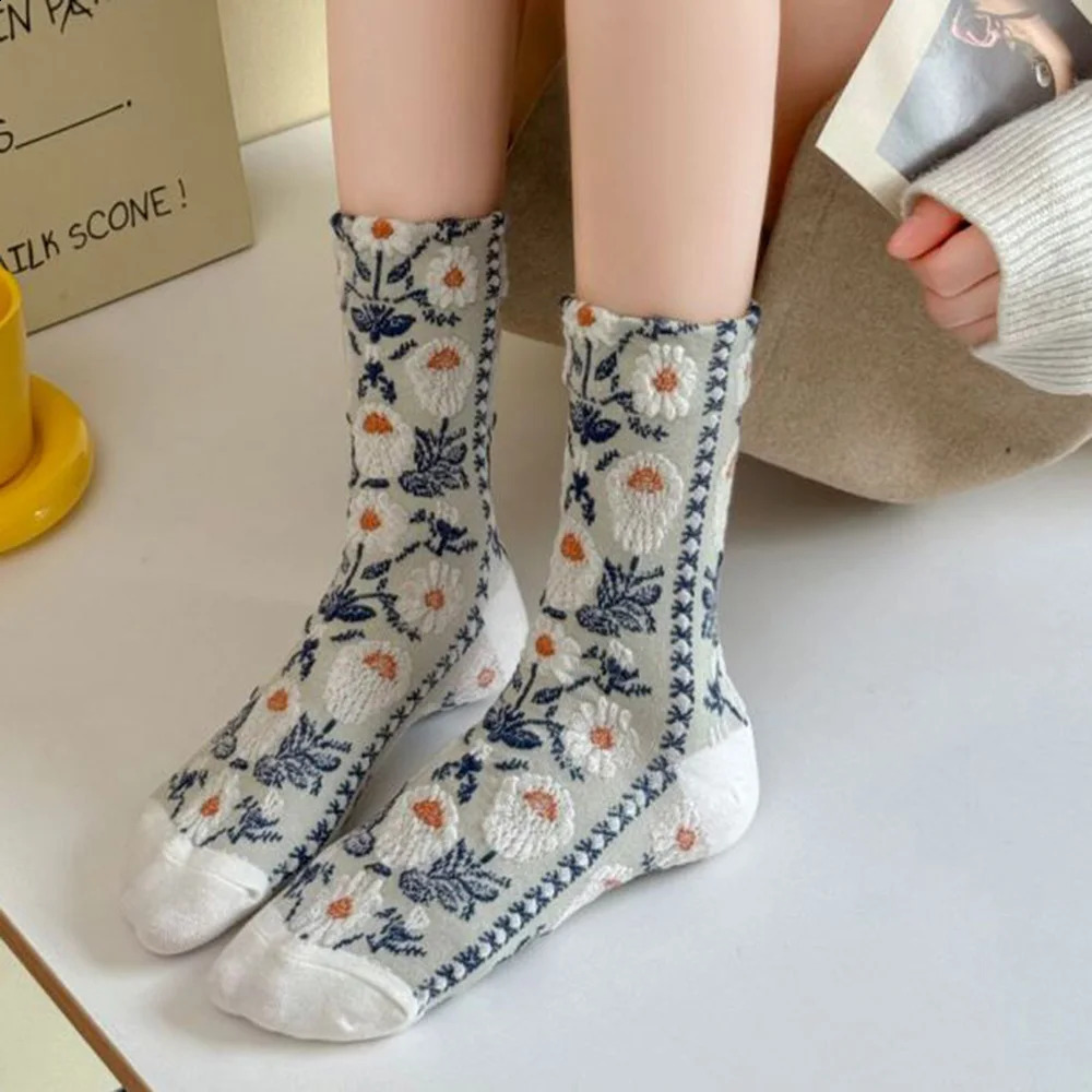 5 Pair Korean Style Women Socks Sweet Flower Print Streetwear Accessories Cute Long Socks Woman Geometric Patterns Middle Tube 250121