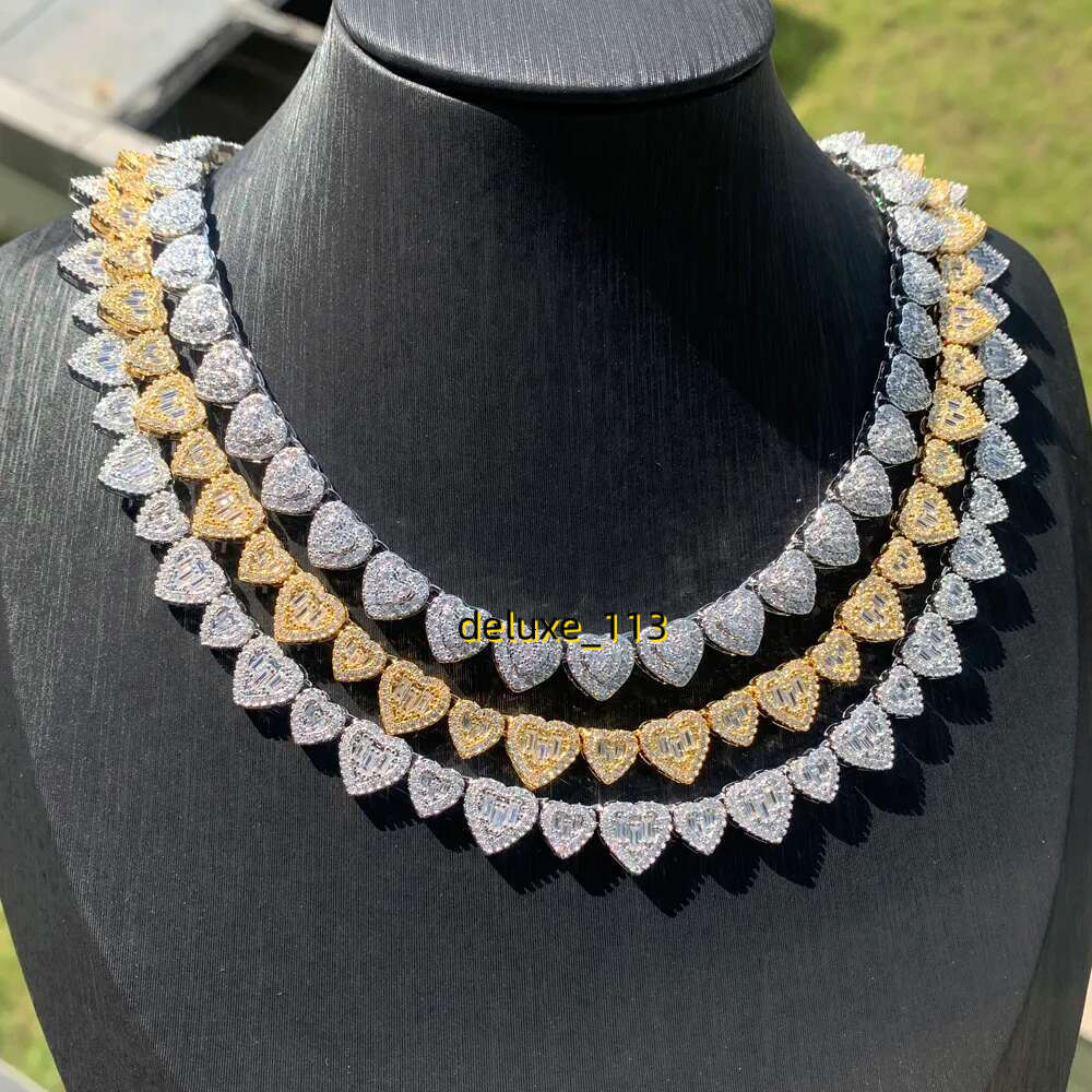2025 High Quality Bg Cz Heart Necklace Big Small Hearts Interspersed Full Iced Out Moissanite Inlay urious Choker Hip Hop Jewelry