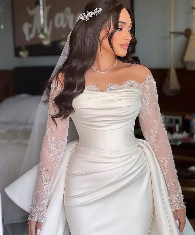 Arabic Dubai Off The Shoulder Mermaid Wedding Dresses Long Sleeves Princess Lace Bridal Gowns Pleat Plus Size Wedding Gowns for Brides Vestidos de noi