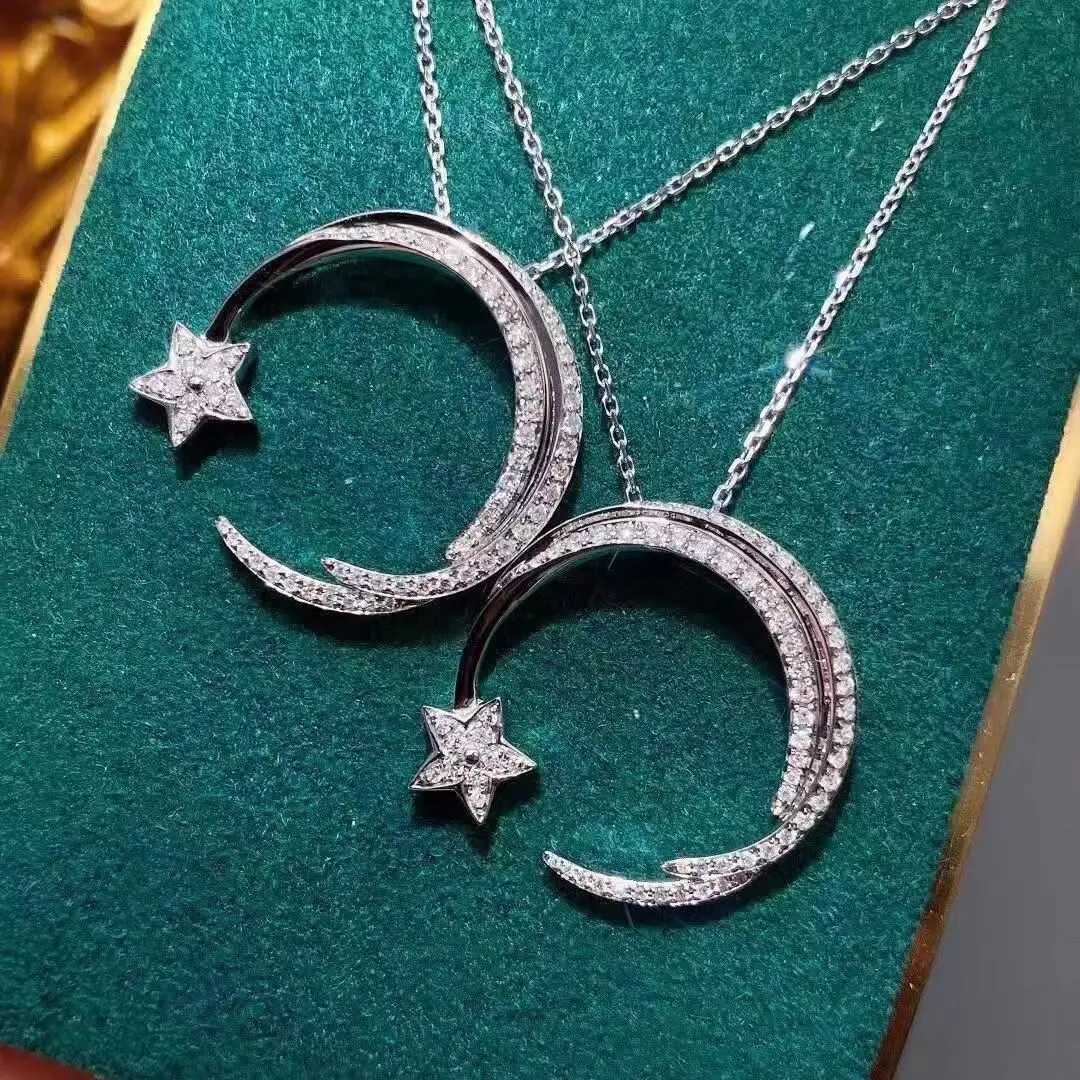 Simple Fashion Diamond Star Moon Pendant Necklace 925 Silver Fashion Womens Jewelry Wedding Bridal Jewelry Birtay GiftXJ250114