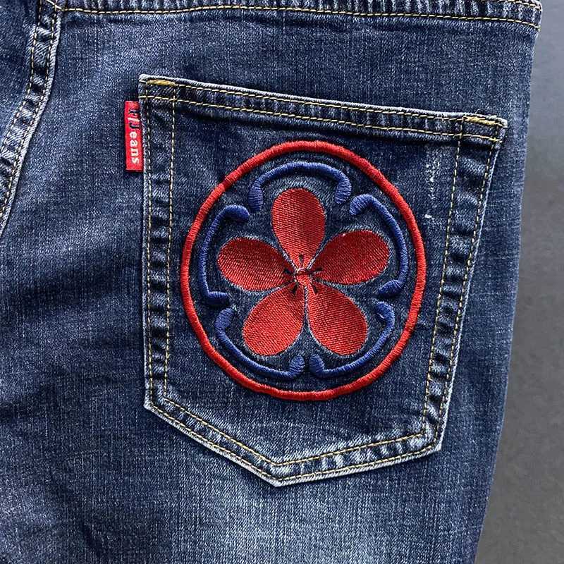 Mens Jeans 2023 Summer New Denim Shorts Fashion Dragon Embroidered Chinese Pants Slim Fit Cropped Pants Korean Japanese X2502031