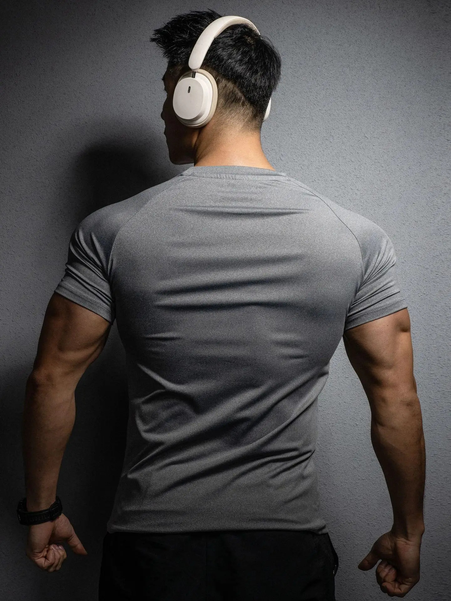 2024 mens T-shirt Sports leisure running gym exercise training elastic quick drying short sleeve T-shirt mens top 250116