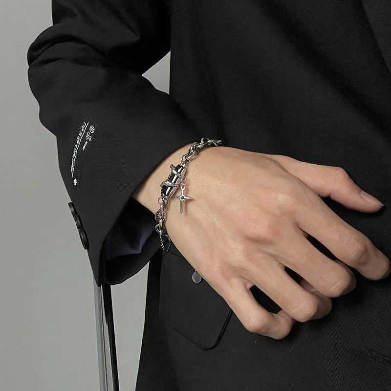 2024 Retro Black Zirconia Star Bracelet Mens Gift Trend Titanium Steel Chain Neutral Gothic Jewelry New Couple Accessories W250121