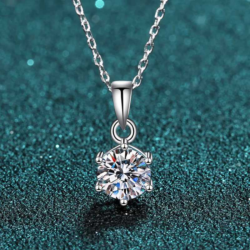 Classic Six Cl Moissanite Jewelry Luxury Collar Chain White Gold Plated 925 Sterling Silver 1ct 5ct Diamond Pendant NecklaceXJ250114