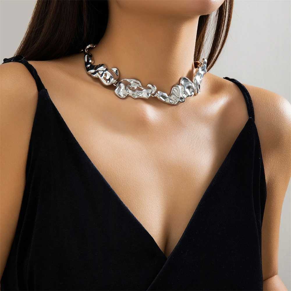 Unique Exaggerated Irregular Big Necklace for Women Creative Thick Gold and Silver Color Metal Chain Choker Fashion Jewelry GiftXJ250114