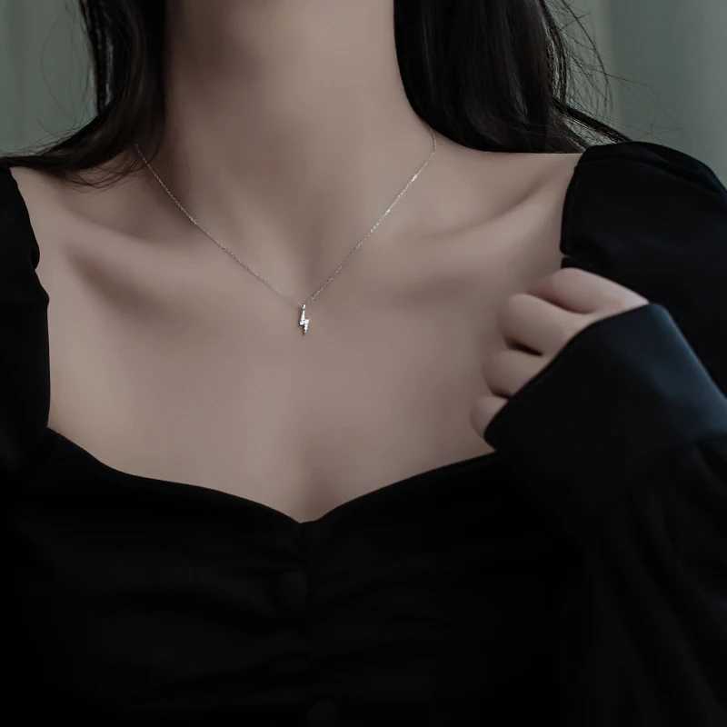 Petite 925 Sterling Silver Geometric Necklace Cute Flash Diamond Pendant Accories Female Clavicle Chain Fashion Jewelry GiftXJ250114